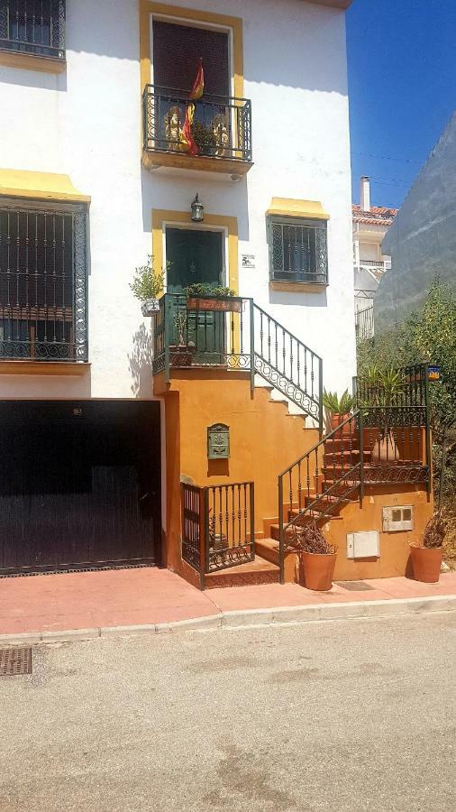 Appartamento Excelente Habitacion En Bonita Y Tranquila Casa En Benalmadena Pueblo Esterno foto