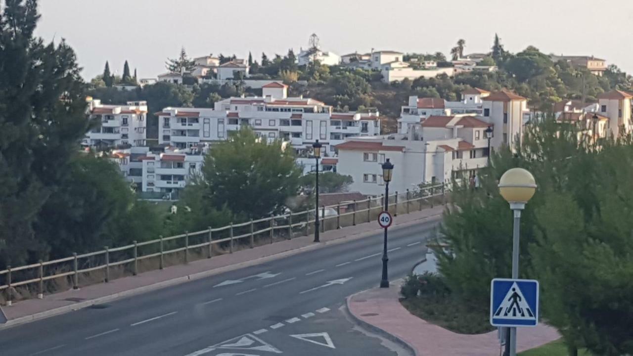Appartamento Excelente Habitacion En Bonita Y Tranquila Casa En Benalmadena Pueblo Esterno foto