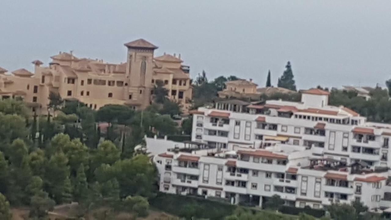 Appartamento Excelente Habitacion En Bonita Y Tranquila Casa En Benalmadena Pueblo Esterno foto
