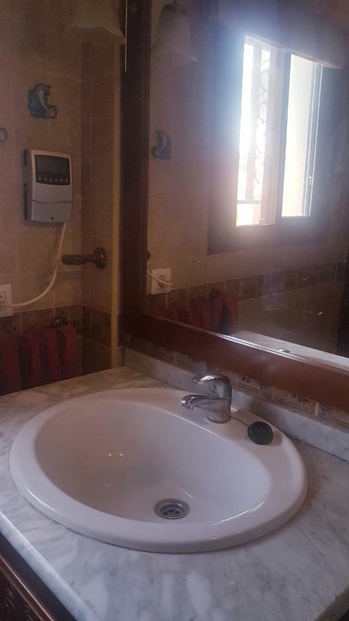 Appartamento Excelente Habitacion En Bonita Y Tranquila Casa En Benalmadena Pueblo Esterno foto