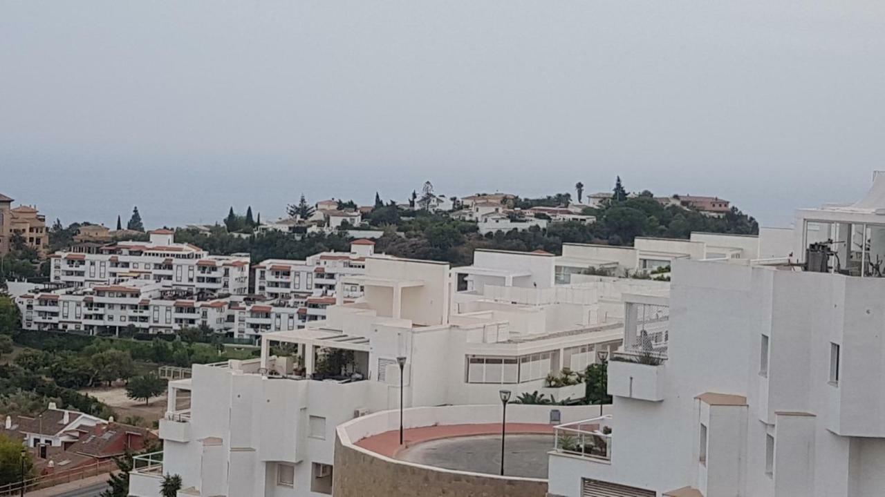 Appartamento Excelente Habitacion En Bonita Y Tranquila Casa En Benalmadena Pueblo Esterno foto